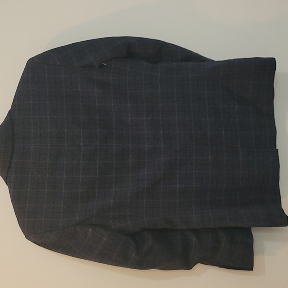 Suit - Picture 4 of 13